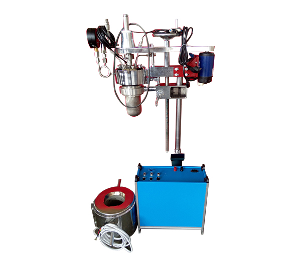 KCFD低壓系列--快開卡環(huán)結(jié)構(gòu)-釜體下落、翻轉(zhuǎn)出料側(cè)面照片