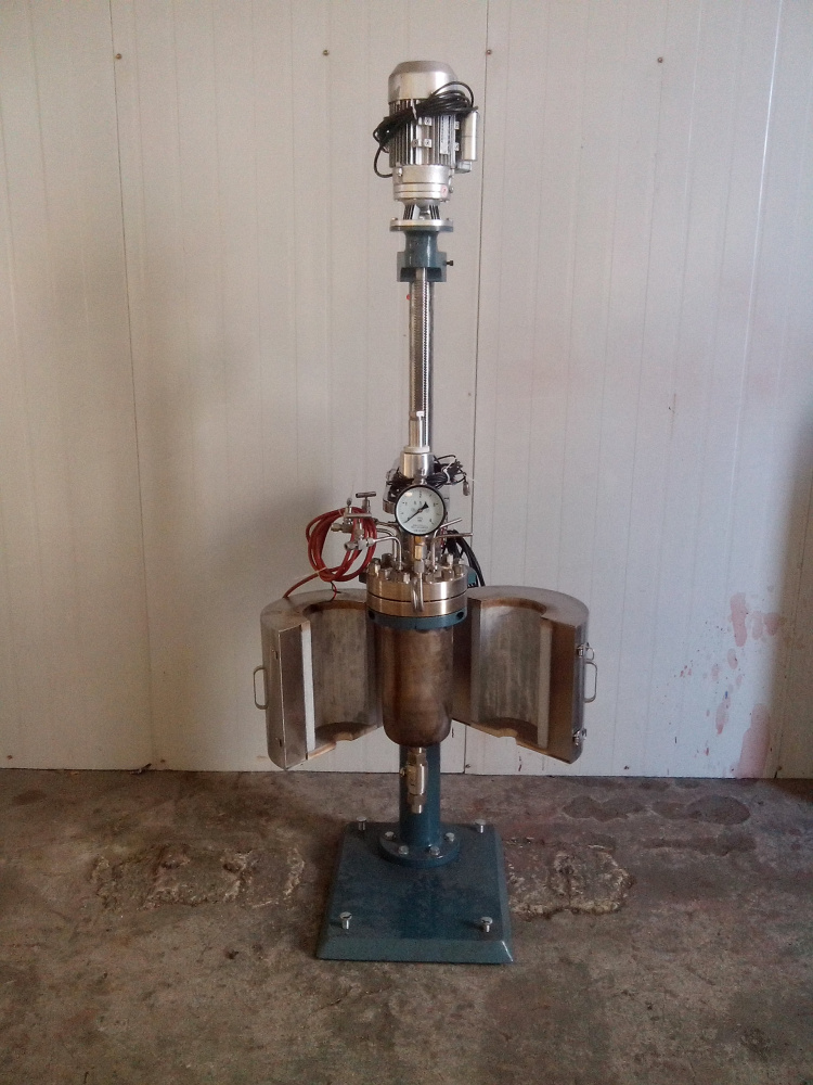 TFCF系列--電動(dòng)升降釜蓋、開(kāi)啟式電加熱爐2